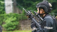 【军武零距离 4KHDR 官方增强版】魔鬼训练完整版来啦 杰哥体验反恐训练新装备1.mp4_20230711_175105382.jpg