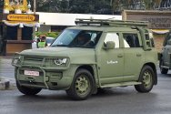 Royal_Thai_Army,_Land_Rover_Defender_110_artillery_towing_vehicle..jpg