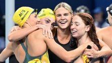 Emma McKeon, Meg Harris, Shayna Jack & Mollie O'Callaghan, Gold in 4x100m Freestyle Relay, Par...jpg