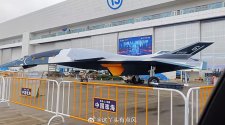 What if space fighter at Zhuhai 2024 - 这丫头有点风 - 1.jpg