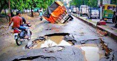 Unsafe Indian roads.jpg