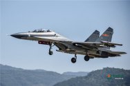 Su-27UBK-landing.jpg