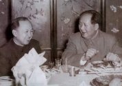 Qian Xuesen with Mao.jpg